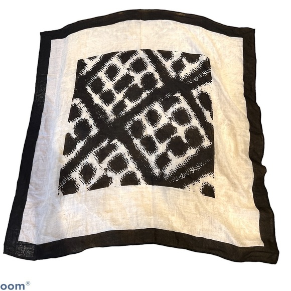 Vintage luxury canvas geo printed  square scarf - Picture 1 of 17